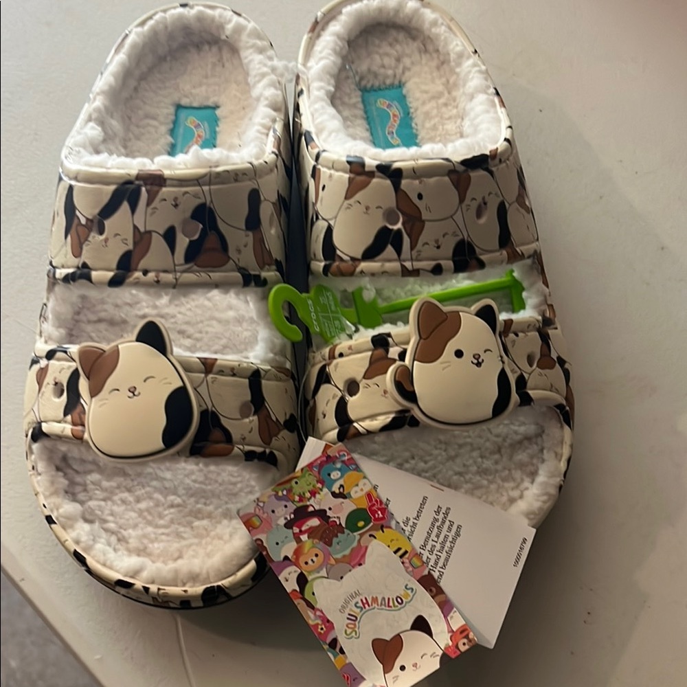 Crocs Squishmallows Womens Fuzzy Sandal - Cream and Brown